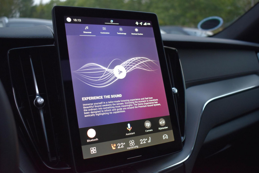 Volvo XC60 2.0 T8 Plug-in-hybrid AWD Ultra Black Edition Facelift Pano Massage Stoelkoeling HUD