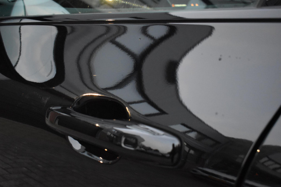 Volvo XC60 2.0 T8 Plug-in-hybrid AWD Ultra Black Edition Facelift Pano Massage Stoelkoeling HUD