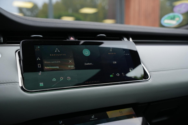Land Rover Range Rover Evoque 1.5 P300e AWD Autobiography Afdaal assistent Apple carplay Keyless Pano Leder Adaptieve cruise control
