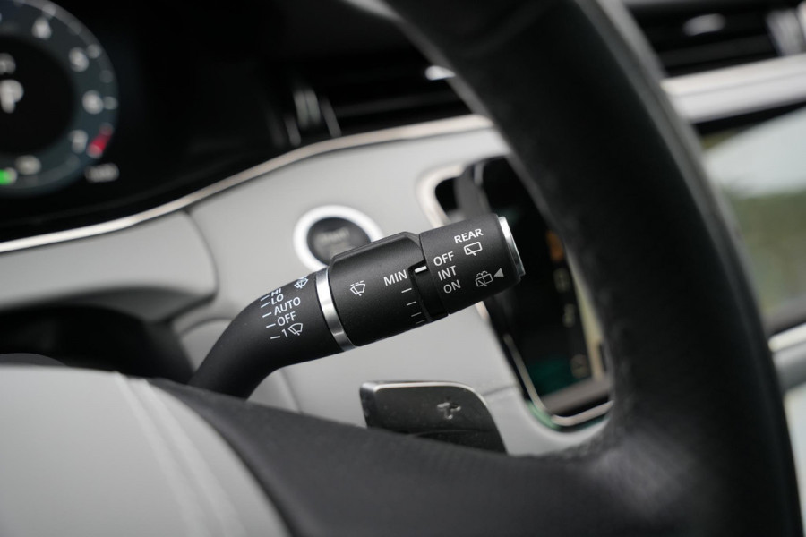 Land Rover Range Rover Evoque 1.5 P300e AWD Autobiography Afdaal assistent Apple carplay Keyless Pano Leder Adaptieve cruise control