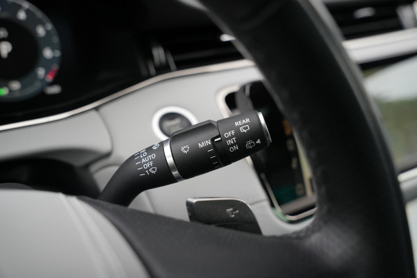 Land Rover Range Rover Evoque 1.5 P300e AWD Autobiography Afdaal assistent Apple carplay Keyless Pano Leder Adaptieve cruise control