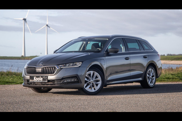 Škoda Octavia Combi 1.4 TSI iV PHEV Business Edition AIRCO / CRUISE CONTROLE / 204 PK / STOELVERWAMRING / NAVI /  CARPLAY / CAMERA
