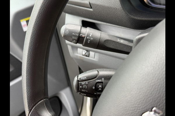 Peugeot e-Expert e-Expert 50kWh 136PK