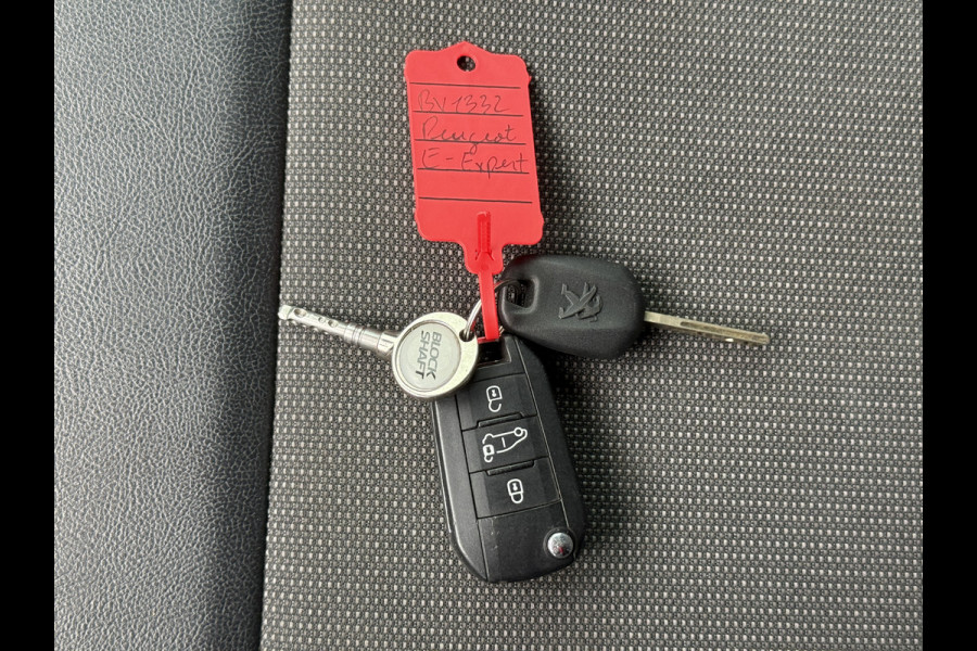 Peugeot e-Expert e-Expert 50kWh 136PK