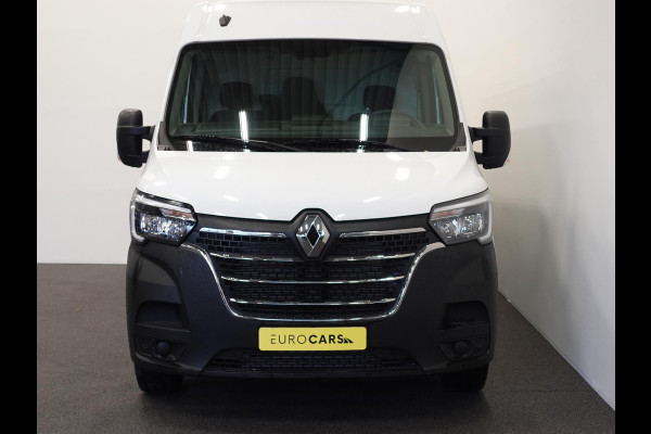 Renault Master T33 2.3 dCi 135PK L2H2 BPM VRIJ! Airco Cruise control Parkeersensoren Navigatie Trekhaak 3Zits Lat om lat Laadvloer Apple Carplay Android auto