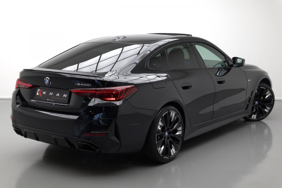 BMW 4 Serie Gran Coupé M440i xDrive High Executive |Pano|HUD|H&K|Memory|Carbon|