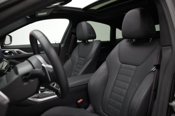 BMW 4 Serie Gran Coupé M440i xDrive High Executive |Pano|HUD|H&K|Memory|Carbon|