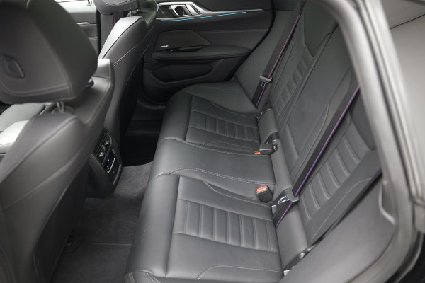 BMW 4 Serie Gran Coupé M440i xDrive High Executive |Pano|HUD|H&K|Memory|Carbon|