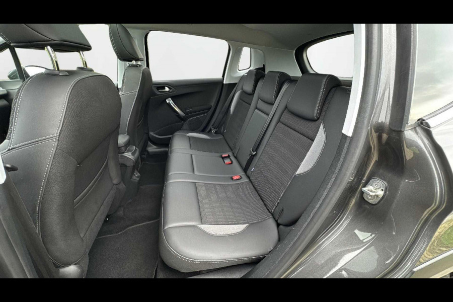 Peugeot 2008 1.2 PureTech Allure TREKHAAK LEDER PANORAMADAK LM VELGEN NAVI