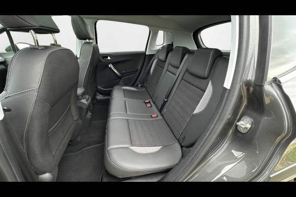 Peugeot 2008 1.2 PureTech Allure TREKHAAK LEDER PANORAMADAK LM VELGEN NAVI