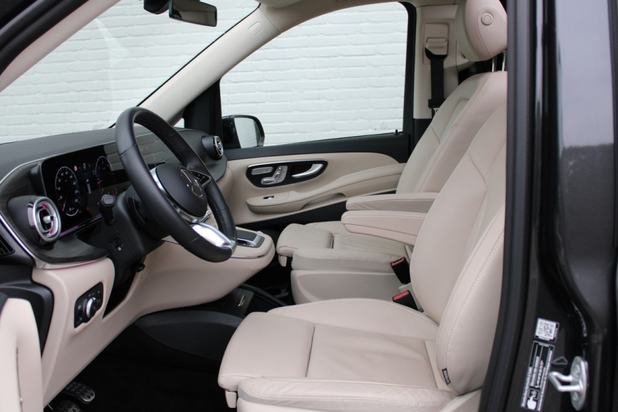 Mercedes-Benz V-Klasse 300d / AMG / 4-Matic / Luchtv / Panorama / Elec Stoel / 7-pers / Burmester / Vol Opties / NIEUWSTAAT