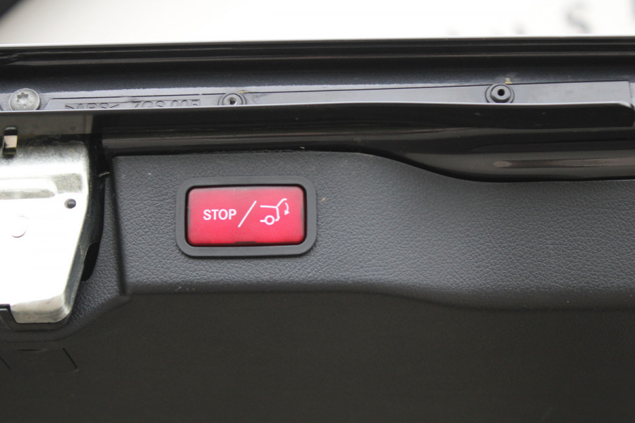Mercedes-Benz V-Klasse 300d / AMG / 4-Matic / Luchtv / Panorama / Elec Stoel / 7-pers / Burmester / Vol Opties / NIEUWSTAAT
