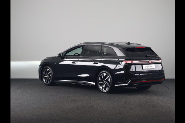 Volkswagen ID.7 Tourer Pro 77 kWh SOH 100% |286 pk | Navigatie | Warmtepomp | Trekhaak (wegklapbaar) | Parkeersensoren (Park assist) | Rondomzicht camera | Stoelverwarming | Matrix LED koplampen |