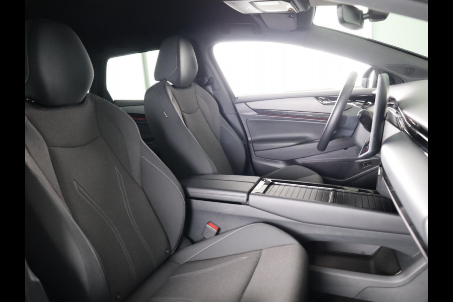 Volkswagen ID.7 Tourer Pro 77 kWh SOH 100% |286 pk | Navigatie | Warmtepomp | Trekhaak (wegklapbaar) | Parkeersensoren (Park assist) | Rondomzicht camera | Stoelverwarming | Matrix LED koplampen |