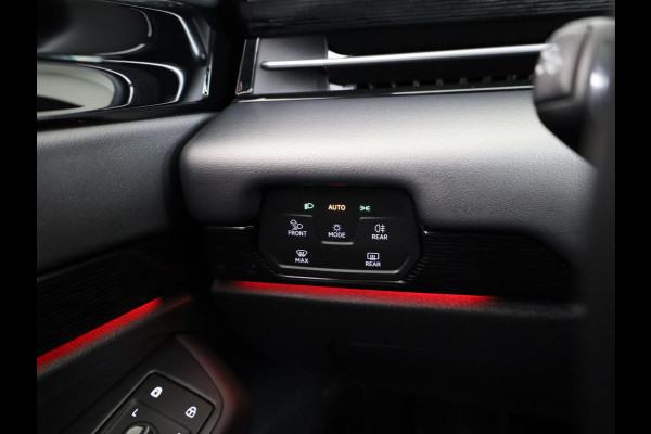 Volkswagen ID.7 Tourer Pro 77 kWh SOH 100% |286 pk | Navigatie | Warmtepomp | Trekhaak (wegklapbaar) | Parkeersensoren (Park assist) | Rondomzicht camera | Stoelverwarming | Matrix LED koplampen |
