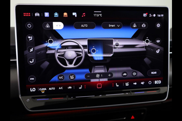 Volkswagen ID.7 Tourer Pro 77 kWh SOH 100% |286 pk | Navigatie | Warmtepomp | Trekhaak (wegklapbaar) | Parkeersensoren (Park assist) | Rondomzicht camera | Stoelverwarming | Matrix LED koplampen |
