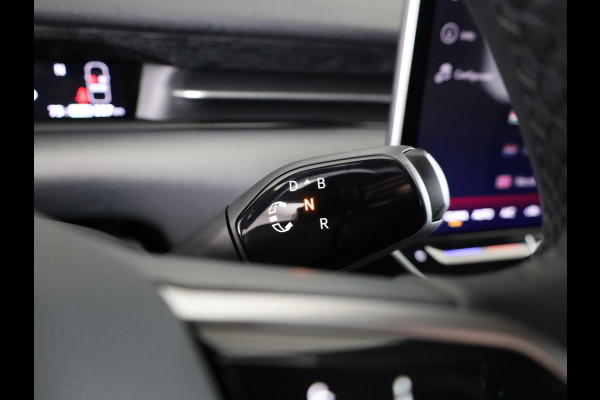 Volkswagen ID.7 Tourer Pro 77 kWh SOH 100% |286 pk | Navigatie | Warmtepomp | Trekhaak (wegklapbaar) | Parkeersensoren (Park assist) | Rondomzicht camera | Stoelverwarming | Matrix LED koplampen |