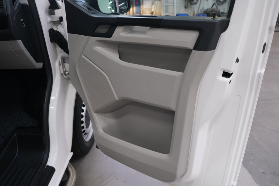 Volkswagen Transporter 2.0 TSI 150PK L2H2 Highline - N.A.P. Airco, Camera, PDC, Imperiaal, Trekhaak.