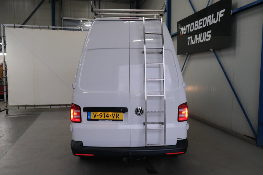 Volkswagen Transporter 2.0 TSI 150PK L2H2 Highline - N.A.P. Airco, Camera, PDC, Imperiaal, Trekhaak.