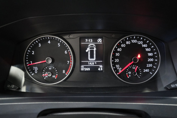 Volkswagen Transporter 2.0 TSI 150PK L2H2 Highline - N.A.P. Airco, Camera, PDC, Imperiaal, Trekhaak.