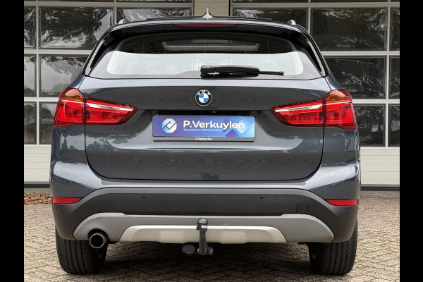 BMW X1 sDrive18i X LINE | HEAD UP | PANORAMA | CAMERA | STOELVERWARMING | PARKEERSENSOREN |