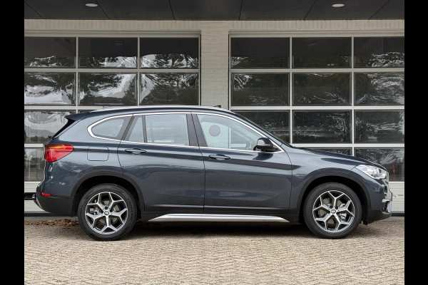 BMW X1 sDrive18i X LINE | HEAD UP | PANORAMA | CAMERA | STOELVERWARMING | PARKEERSENSOREN |