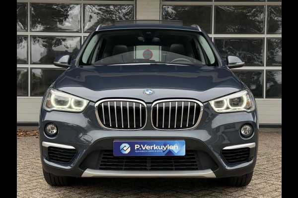 BMW X1 sDrive18i X LINE | HEAD UP | PANORAMA | CAMERA | STOELVERWARMING | PARKEERSENSOREN |