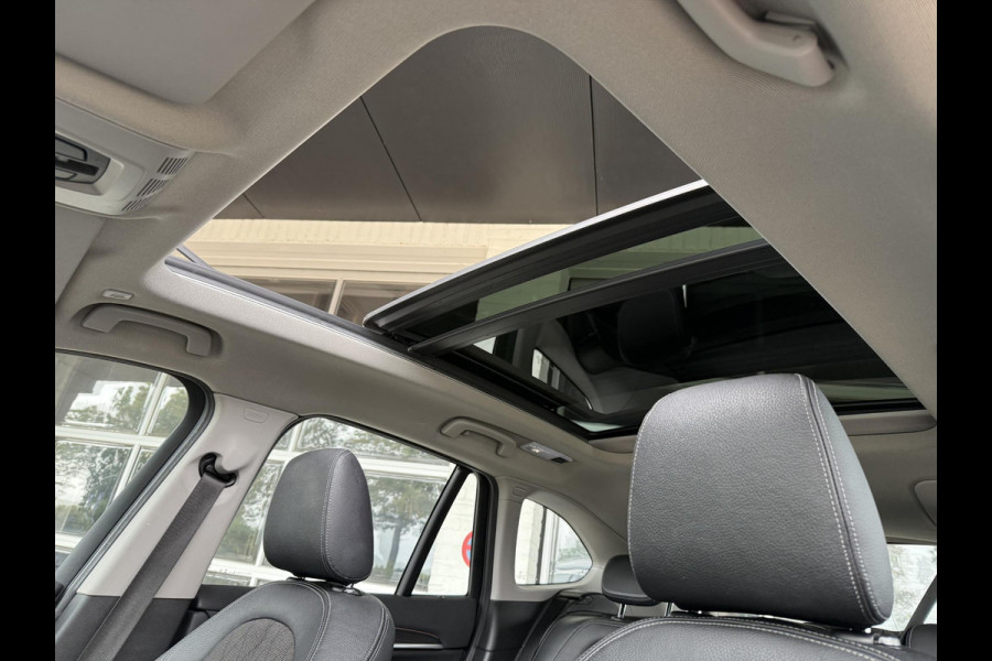 BMW X1 sDrive18i X LINE | HEAD UP | PANORAMA | CAMERA | STOELVERWARMING | PARKEERSENSOREN |