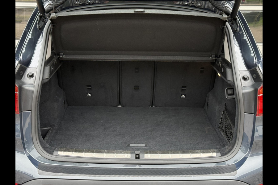 BMW X1 sDrive18i X LINE | HEAD UP | PANORAMA | CAMERA | STOELVERWARMING | PARKEERSENSOREN |