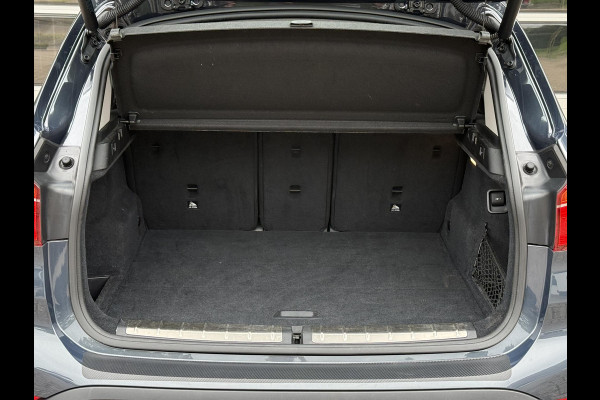 BMW X1 sDrive18i X LINE | HEAD UP | PANORAMA | CAMERA | STOELVERWARMING | PARKEERSENSOREN |