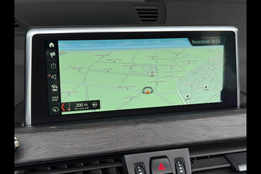 BMW X1 sDrive18i X LINE | HEAD UP | PANORAMA | CAMERA | STOELVERWARMING | PARKEERSENSOREN |