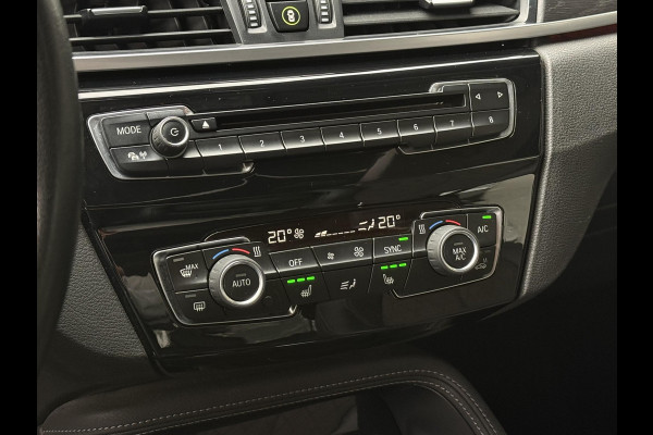 BMW X1 sDrive18i X LINE | HEAD UP | PANORAMA | CAMERA | STOELVERWARMING | PARKEERSENSOREN |