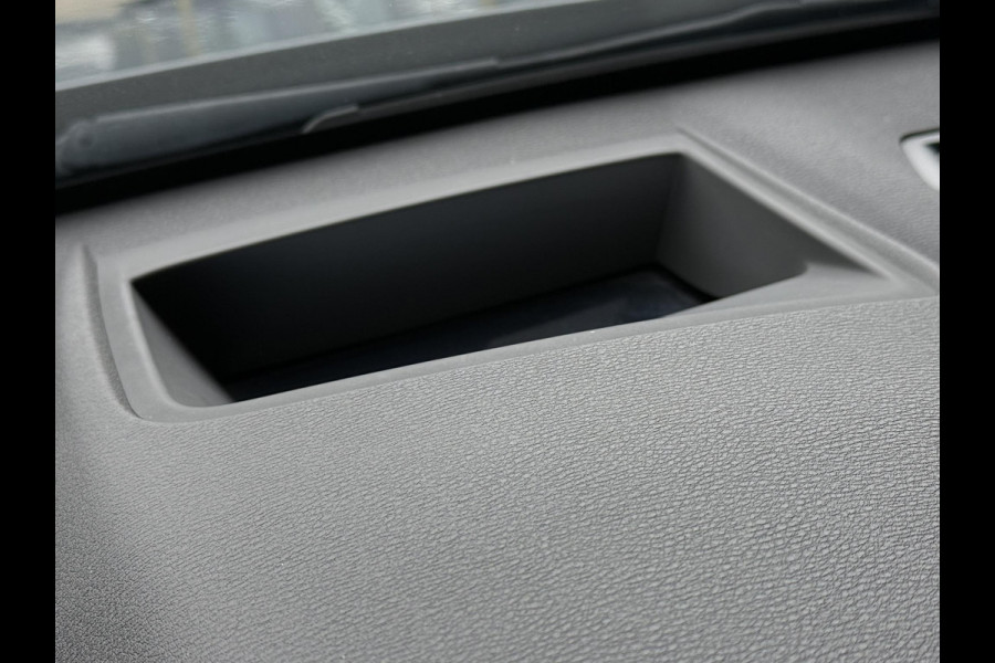 BMW X1 sDrive18i X LINE | HEAD UP | PANORAMA | CAMERA | STOELVERWARMING | PARKEERSENSOREN |