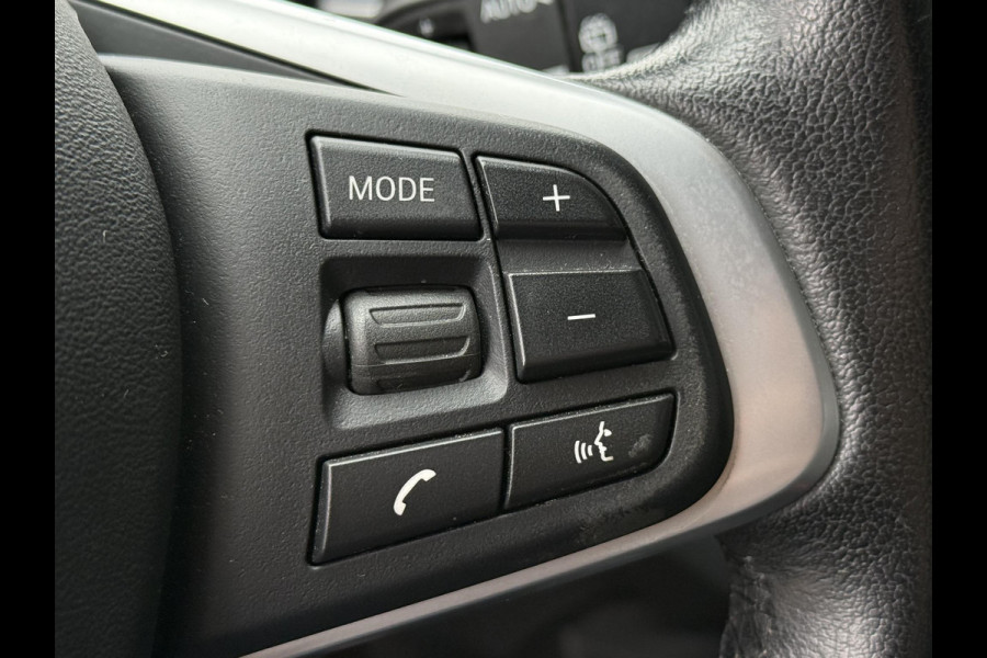 BMW X1 sDrive18i X LINE | HEAD UP | PANORAMA | CAMERA | STOELVERWARMING | PARKEERSENSOREN |