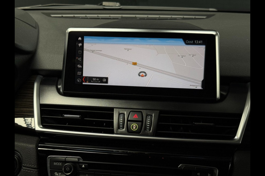 BMW 2 Serie Active Tourer 220i 179pk High Executive Trekhaak/LED/camera/navi professional