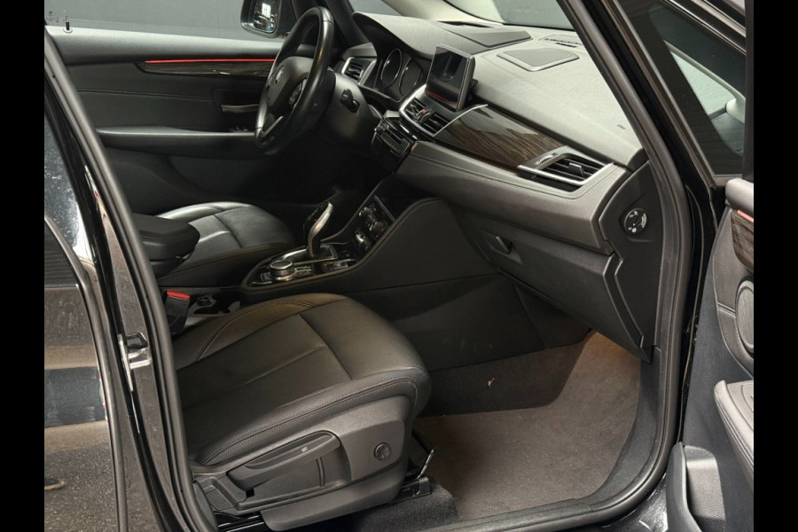 BMW 2 Serie Active Tourer 220i 179pk High Executive Trekhaak/LED/camera/navi professional