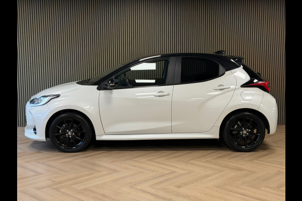 Toyota Yaris 1.5 Hybrid Sport AUT. CAMERA NAVIGATIE KEYLESS-GO LANE-ASSIST STOELVERWARMING AIRCO CRUISE