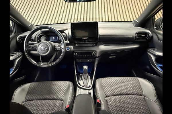 Toyota Yaris 1.5 Hybrid Sport AUT. CAMERA NAVIGATIE KEYLESS-GO LANE-ASSIST STOELVERWARMING AIRCO CRUISE