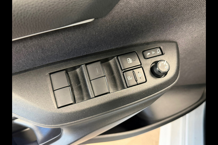Toyota Yaris 1.5 Hybrid Sport AUT. CAMERA NAVIGATIE KEYLESS-GO LANE-ASSIST STOELVERWARMING AIRCO CRUISE