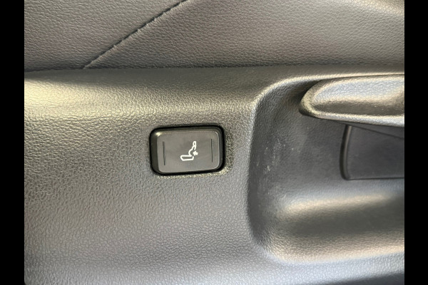 Toyota Yaris 1.5 Hybrid Sport AUT. CAMERA NAVIGATIE KEYLESS-GO LANE-ASSIST STOELVERWARMING AIRCO CRUISE