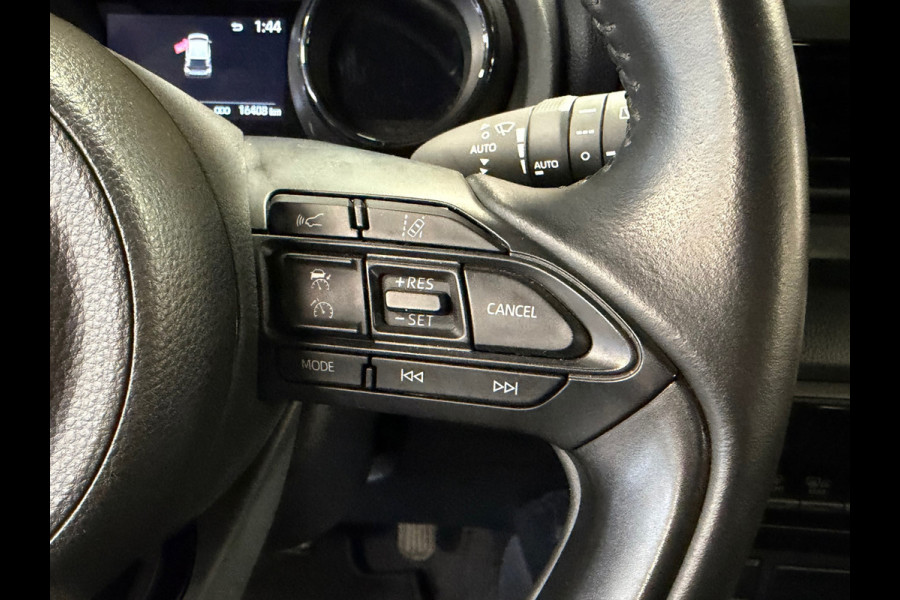 Toyota Yaris 1.5 Hybrid Sport AUT. CAMERA NAVIGATIE KEYLESS-GO LANE-ASSIST STOELVERWARMING AIRCO CRUISE