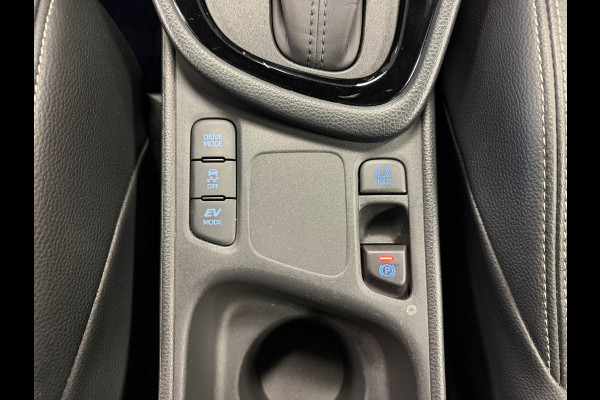 Toyota Yaris 1.5 Hybrid Sport AUT. CAMERA NAVIGATIE KEYLESS-GO LANE-ASSIST STOELVERWARMING AIRCO CRUISE