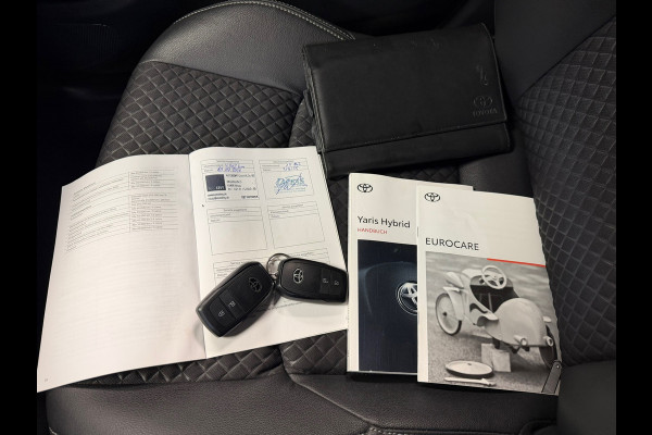 Toyota Yaris 1.5 Hybrid Sport AUT. CAMERA NAVIGATIE KEYLESS-GO LANE-ASSIST STOELVERWARMING AIRCO CRUISE