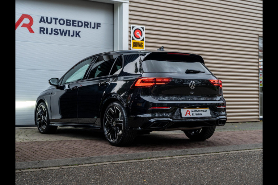 Volkswagen Golf 1.5 eTSI R-Line Pano/Matrix/Camera/Keyless