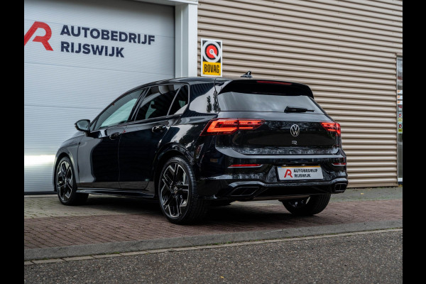 Volkswagen Golf 1.5 eTSI R-Line Pano/Matrix/Camera/Keyless