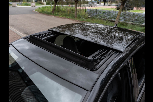 Volkswagen Golf 1.5 eTSI R-Line Pano/Matrix/Camera/Keyless