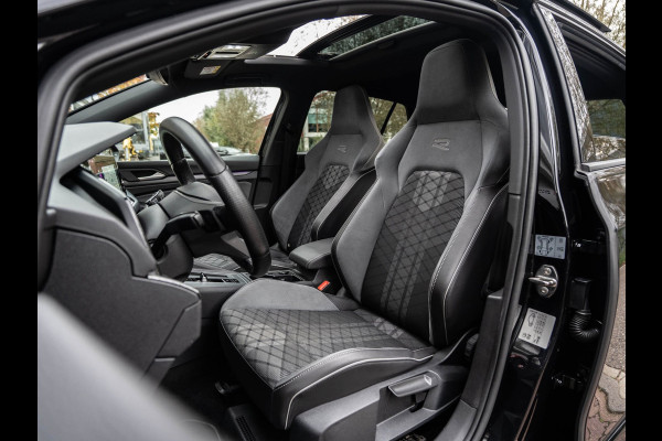 Volkswagen Golf 1.5 eTSI R-Line Pano/Matrix/Camera/Keyless