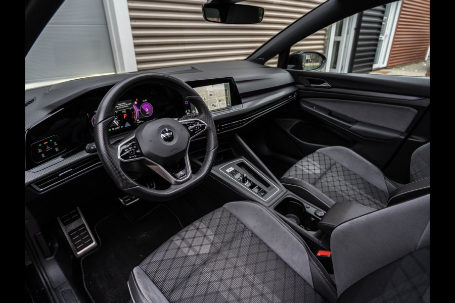 Volkswagen Golf 1.5 eTSI R-Line Pano/Matrix/Camera/Keyless