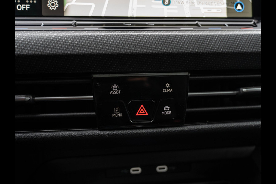 Volkswagen Golf 1.5 eTSI R-Line Pano/Matrix/Camera/Keyless