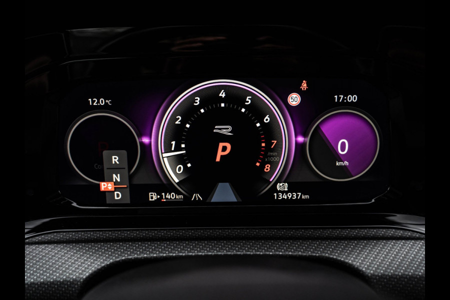 Volkswagen Golf 1.5 eTSI R-Line Pano/Matrix/Camera/Keyless